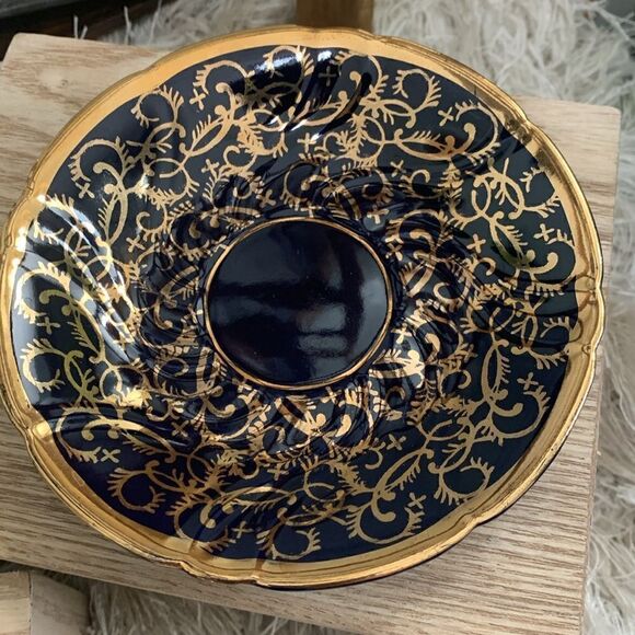 Set Of Three Small Dark Navy Blue & Gold Porcelain Saucers Signed Richard Ginori - Picture 8 of 16